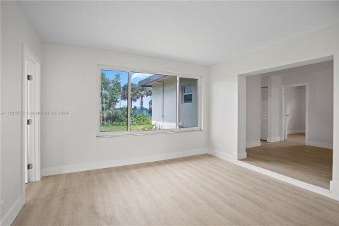 Casa en venta en Lauderdale Lakes, Florida, 4 dormitorios, 174.66 m2 № 1117416 - foto 9