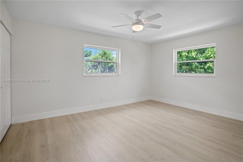 Casa en venta en Lauderdale Lakes, Florida, 4 dormitorios, 174.66 m2 № 1117416 - foto 14