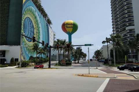 Immobilier commercial à vendre à Hallandale Beach, Floride № 474883 - photo 17