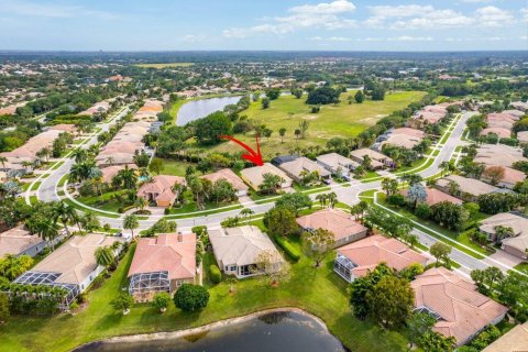 House in Lake Worth, Florida 4 bedrooms, 266.35 sq.m. № 1117827 - photo 25