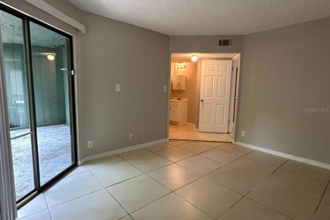 Condominio en venta en Orlando, Florida, 1 dormitorio, 67.73 m2 № 702331 - foto 2