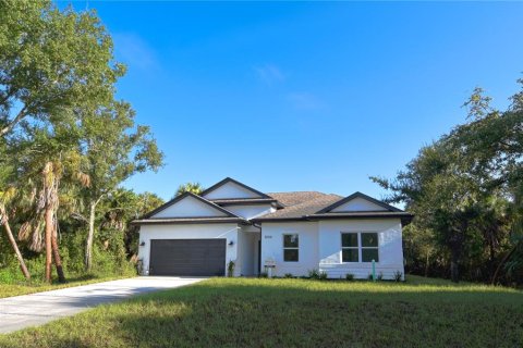 House in North Port, Florida 3 bedrooms, 165.37 sq.m. № 1327333 - photo 12