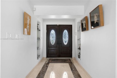 Villa ou maison à vendre à Golden Beach, Floride: 4 chambres, 364.18 m2 № 1181594 - photo 5