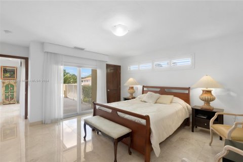 Villa ou maison à vendre à Golden Beach, Floride: 4 chambres, 364.18 m2 № 1181594 - photo 29