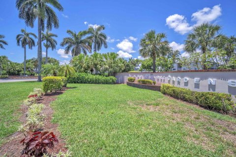 Condo in Lake Worth, Florida, 2 bedrooms  № 1185193 - photo 1