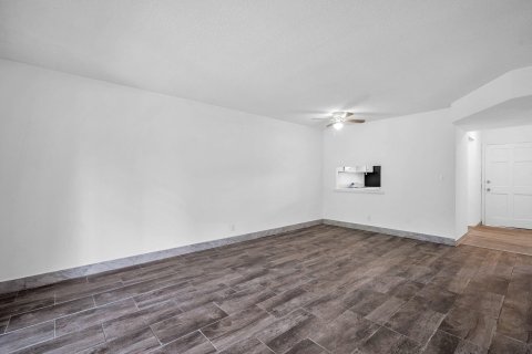 Condo in Lake Worth, Florida, 2 bedrooms  № 1185193 - photo 29