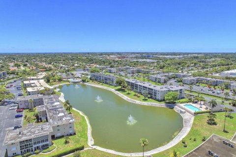 Condo in Lake Worth, Florida, 2 bedrooms  № 1185193 - photo 2