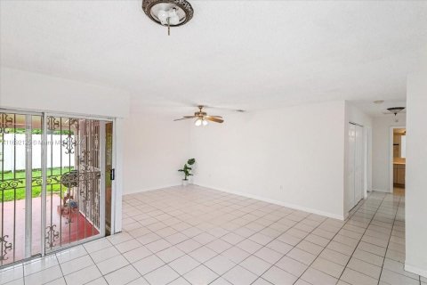 Casa en venta en Miami, Florida, 3 dormitorios, 114.36 m2 № 1439956 - foto 19