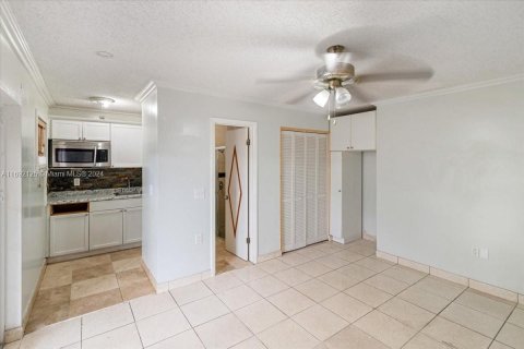 Casa en venta en Miami, Florida, 3 dormitorios, 114.36 m2 № 1439956 - foto 14