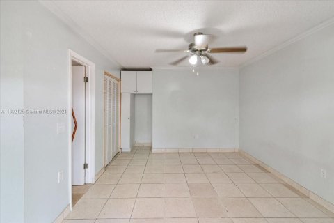 Casa en venta en Miami, Florida, 3 dormitorios, 114.36 m2 № 1439956 - foto 10