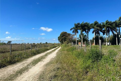 Commercial property in Homestead, Florida № 678002 - photo 3
