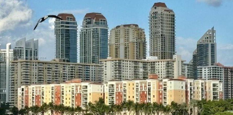 Condominio en Sunny Isles Beach, Florida, 3 dormitorios  № 989159