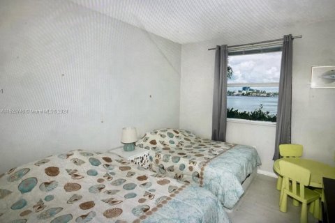 Condo in Sunny Isles Beach, Florida, 3 bedrooms  № 989159 - photo 10