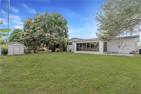 Casa en venta en Miami Gardens, Florida, 4 dormitorios, 198.81 m2 № 989160 - foto 26