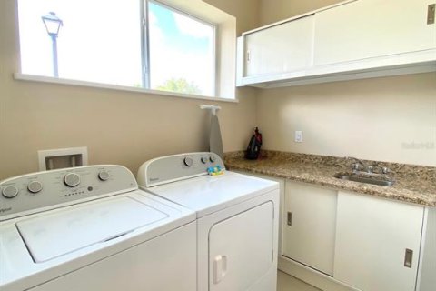 Condominio en venta en Kissimmee, Florida, 4 dormitorios, 222.59 m2 № 1110544 - foto 8