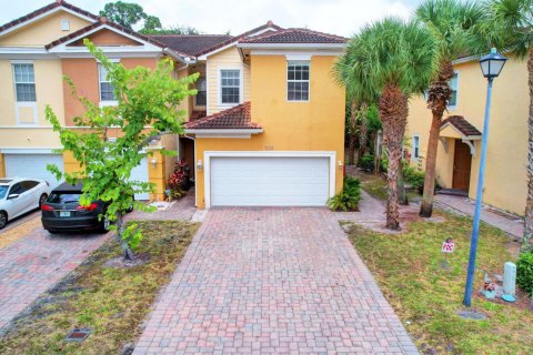 Townhouse in West Palm Beach, Florida 3 bedrooms, 149.48 sq.m. № 1179649 - photo 8