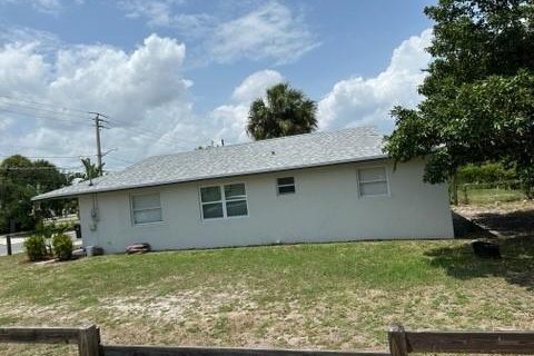 House in Stuart, Florida 3 bedrooms, 106.74 sq.m. № 1179650 - photo 2