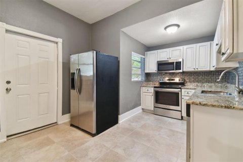 Casa en venta en Tampa, Florida, 3 dormitorios, 128.67 m2 № 1253668 - foto 12