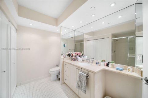 Condo in Aventura, Florida, 2 bedrooms  № 747412 - photo 21