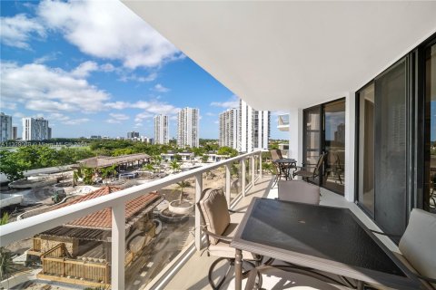 Condo in Aventura, Florida, 2 bedrooms  № 747412 - photo 4