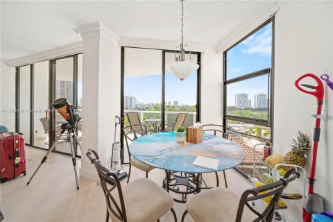 Condo in Aventura, Florida, 2 bedrooms  № 747412 - photo 6