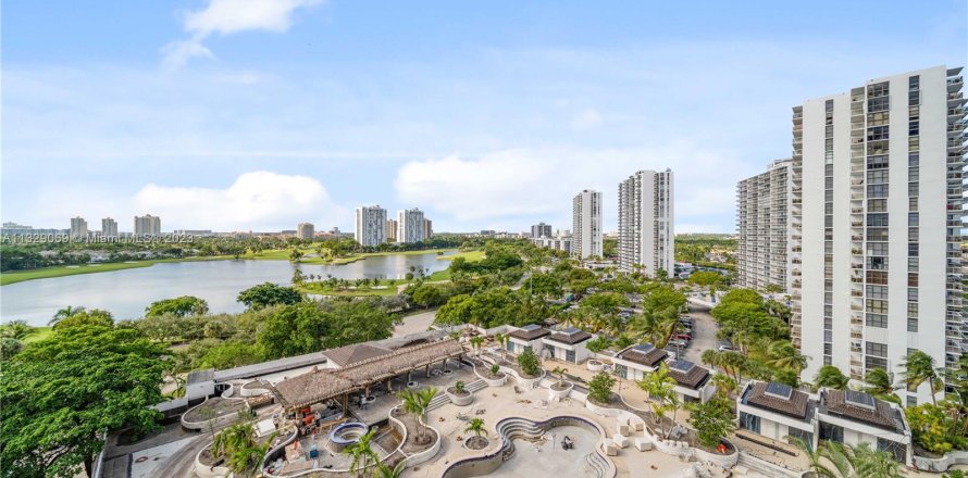 Condo in Aventura, Florida, 2 bedrooms  № 747412