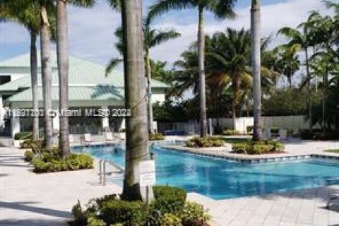 Купить отель в Дорал, Флорида 1 спальня, 99.41м2, № 983225 - фото 19
