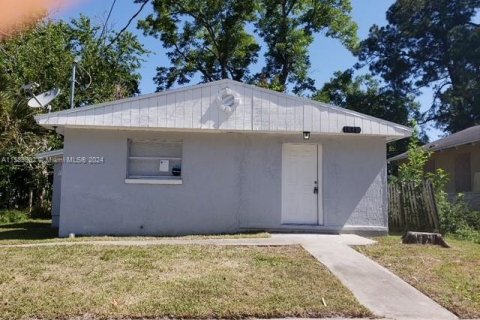 House in Jacksonville, Florida 4 bedrooms, 144.56 sq.m. № 1168106 - photo 1