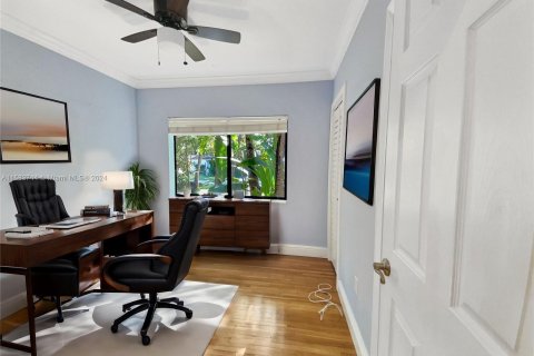 Villa ou maison à vendre à South Miami, Floride: 4 chambres, 225.66 m2 № 1168107 - photo 16