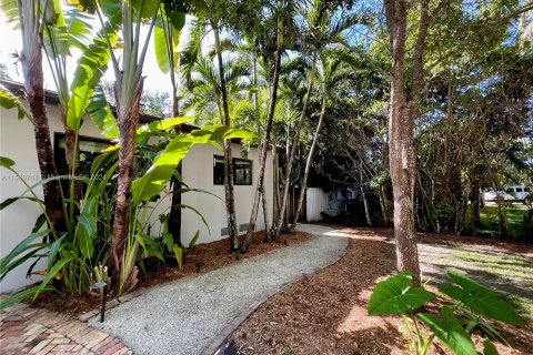 Casa en venta en South Miami, Florida, 4 dormitorios, 225.66 m2 № 1168107 - foto 3