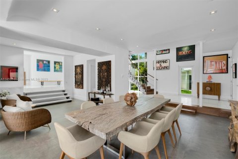 Villa ou maison à vendre à Miami Beach, Floride: 6 chambres, 509.01 m2 № 739536 - photo 9