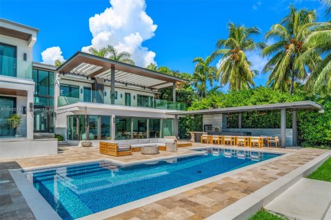 Villa ou maison à vendre à Miami Beach, Floride: 6 chambres, 509.01 m2 № 739536 - photo 3