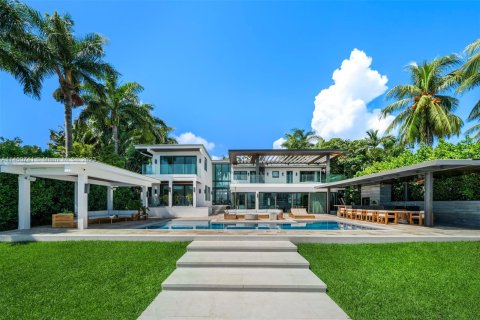 Villa ou maison à vendre à Miami Beach, Floride: 6 chambres, 509.01 m2 № 739536 - photo 2