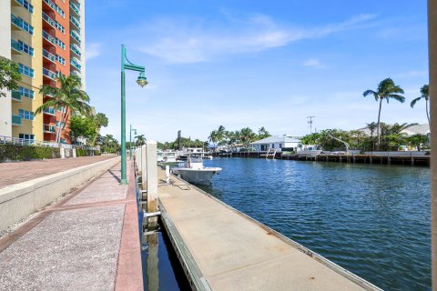 Condominio en venta en Riviera Beach, Florida, 2 dormitorios, 145.39 m2 № 1017014 - foto 16