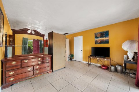 Adosado en venta en Miami Gardens, Florida, 3 dormitorios, 123.84 m2 № 1153862 - foto 7