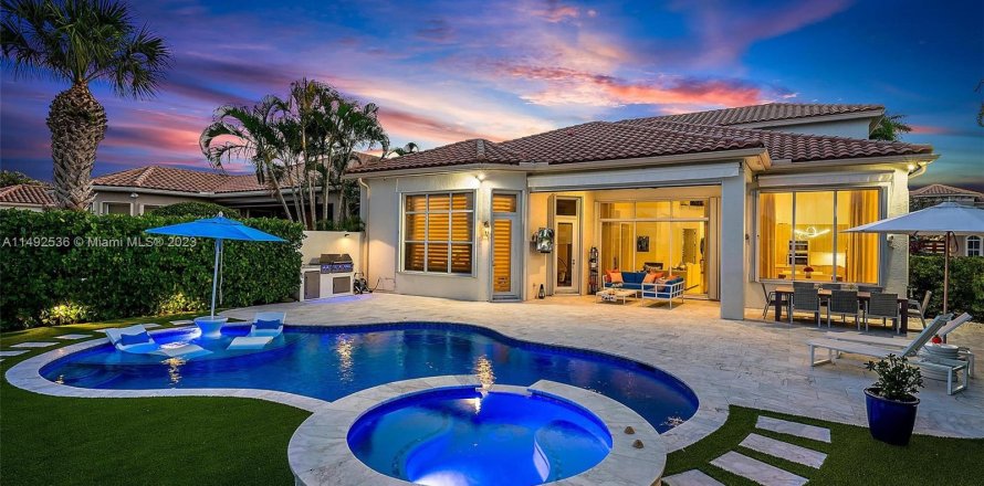 Villa ou maison à Palm Beach Gardens, Floride 5 chambres, 381.55 m2 № 860162