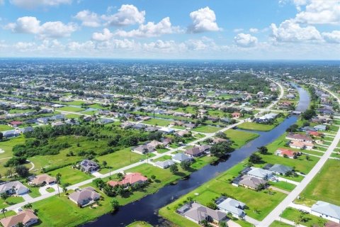 Terreno en venta en Rotonda, Florida № 1376759 - foto 1