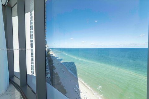 Copropriété à vendre à Sunny Isles Beach, Floride: 3 chambres, 286.14 m2 № 185891 - photo 8