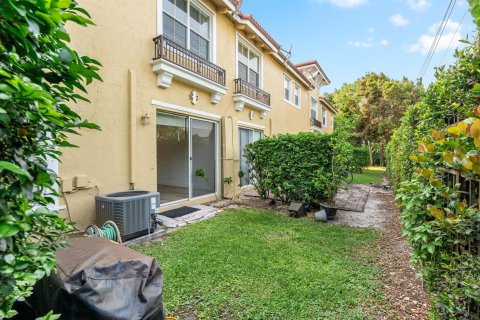 Townhouse in Margate, Florida 3 bedrooms, 142.7 sq.m. № 1217519 - photo 3