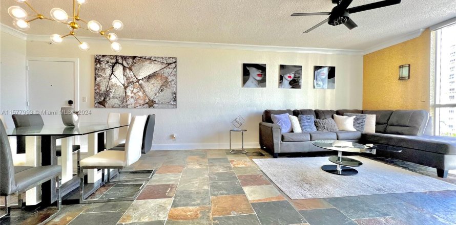 Condo in Hollywood, Florida, 2 bedrooms  № 1147600