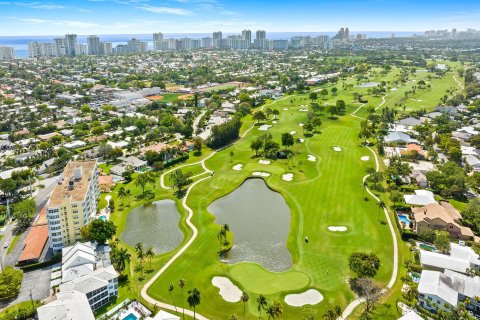 Condo in Fort Lauderdale, Florida, 2 bedrooms  № 1093944 - photo 1