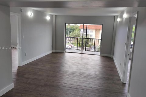 Copropriété à louer à Lauderhill, Floride: 2 chambres, 90.3 m2 № 1345885 - photo 2