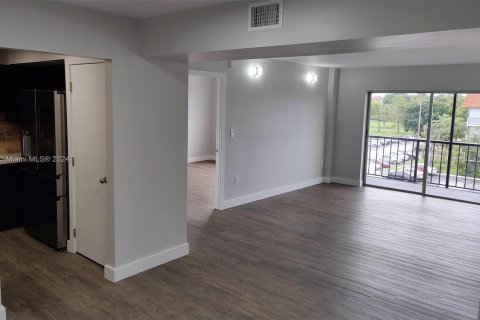 Copropriété à louer à Lauderhill, Floride: 2 chambres, 90.3 m2 № 1345885 - photo 1