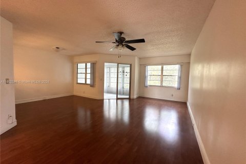 Copropriété à vendre à Pembroke Pines, Floride: 1 chambre, 97.08 m2 № 1345905 - photo 6