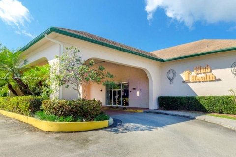 Condo in Pembroke Pines, Florida, 1 bedroom  № 1345905 - photo 15