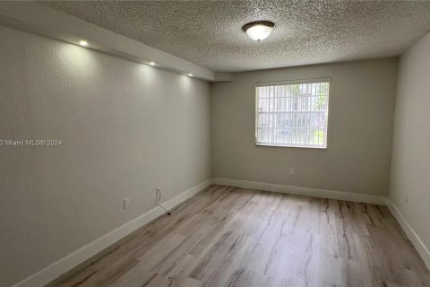 Copropriété à louer à Oakland Park, Floride: 2 chambres, 97.45 m2 № 1345886 - photo 11