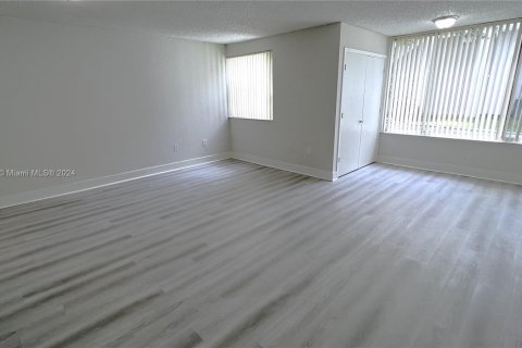 Copropriété à louer à Oakland Park, Floride: 2 chambres, 97.45 m2 № 1345886 - photo 6