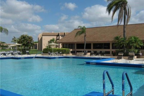 Copropriété à vendre à Sunrise, Floride: 2 chambres, 115.66 m2 № 1380570 - photo 26