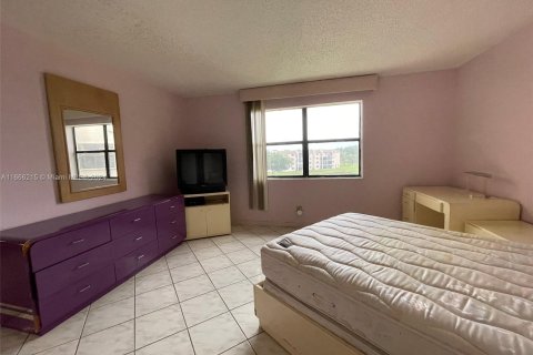 Condo in Sunrise, Florida, 2 bedrooms  № 1380570 - photo 5