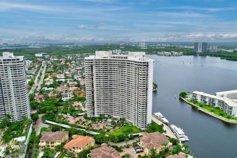 Condo in Aventura, Florida, 2 bedrooms  № 1380569 - photo 2